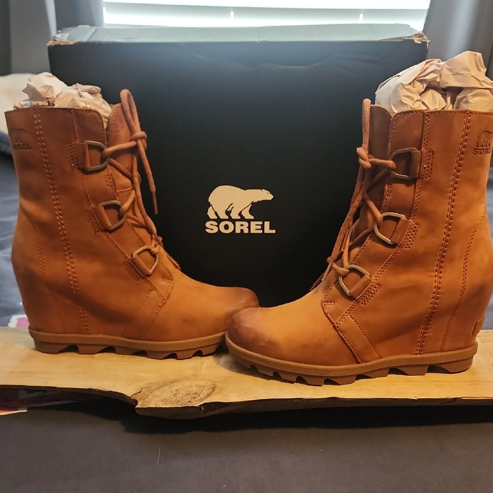 Sorel 'Joan Of Arctic' Leather Waterproof Wedge Boots.  Size: 7